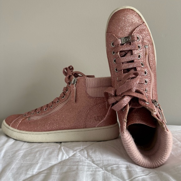 UGG Women's Olive Glitter Pink Sneaker, W 7.5, Good Used Condition - Picture 1 of 9
